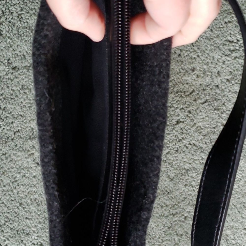 EUC Etienne Aigner black wool/rayon shoulder bag - Picture 4 of 5